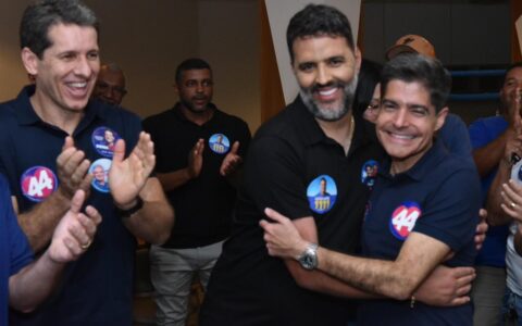 ACM Neto reafirma parceria com prefeitos, sem fazer distinção política: “eu vou trabalhar junto com todos vocês”