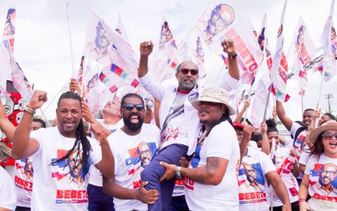 Com Lula, Bebeto Galvão participa de convenção da base governista na Bahia