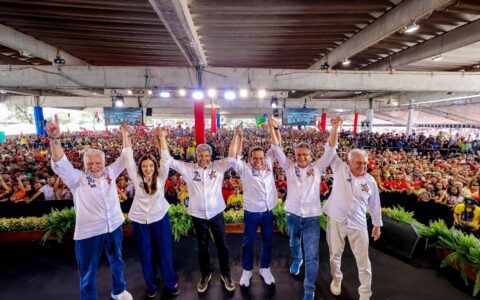 Convenção de Jerônimo reúne mais de 30 mil pessoas e mostra a grande força do time de Lula na Bahia
