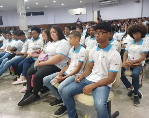 Jovem Aprendiz Feirense abre inscrições para 400 vagas em Feira de Santana