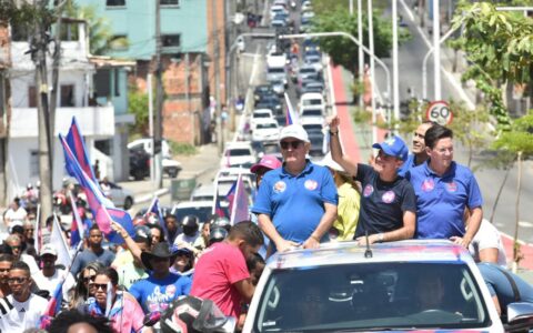 Mega carreata de ACM Neto reúne milhares de apoiadores e toma as ruas do Subúrbio de Salvador