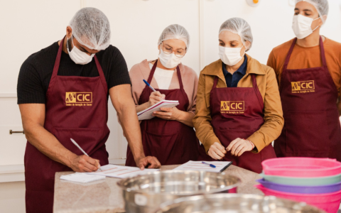 Na ExpoCacau, Centro de Inovação recebe amostras para concurso e apresenta oportunidades para produtores