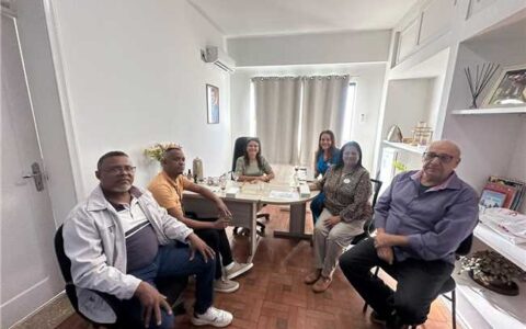 Prefeitura de Ilhéus entrega novos celulares ao Conselho Tutelar e ao CREAS MEDIDA