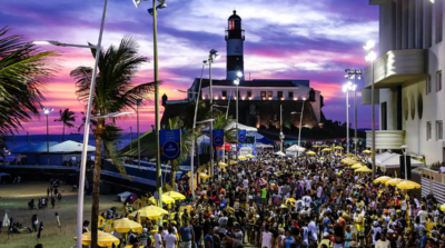 23ª Parada do Orgulho LGBT+ Bahia reúne 13 trios em Salvador na véspera do feriado da Independência