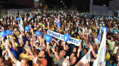A 30 dias da eleição, ACM Neto leva multidão às ruas de Governador Mangabeira e imagens impressionam