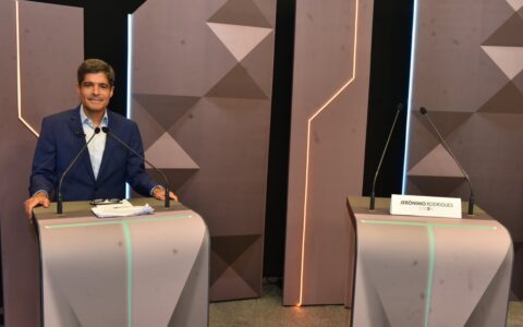 ACM Neto lembra promessa não cumprida por Jerônimo de zerar fila da regulação e garante novos hospitais e Pix Saúde