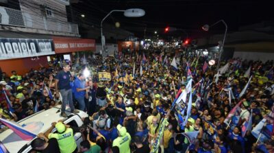 ACM Neto participa de carreata em Vitória da Conquista e consolida sentimento de mudança a quatro dias das eleições