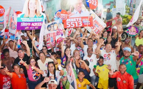 Bebeto faz corpo a corpo no Lobato e reforça compromisso com comunidades de Salvador