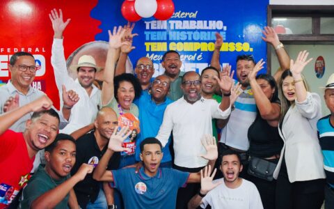 Bebeto inaugura comitê em Itabuna e participa de caminhada com Jerônimo, Rui e Wagner