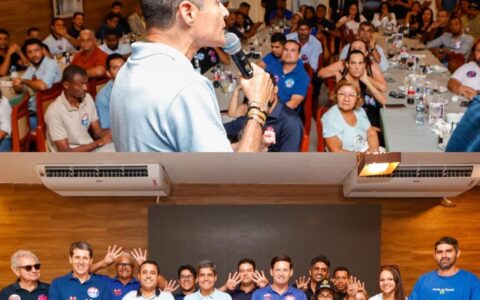 Em um único dia, ACM Neto recebe apoio de lideranças de 9 cidades e impõe novas baixas à base de Jerônimo