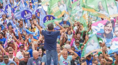 Feira de Santana é tomada por multidão em caminhada de ACM Neto, Coronel e Zé Ronaldo; vídeo impressiona