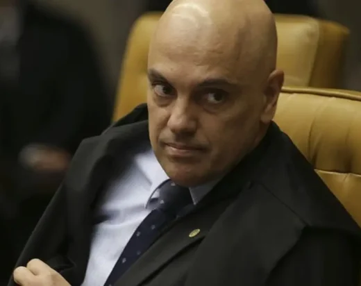 Vorcaro autorizou cartões de R$ 300 mil para filhos de Alexandre de Moraes, mostram mensagens