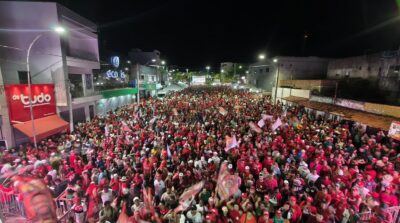 Jerônimo reúne mais de 10 mil pessoas em Rio Real e afirma que o sonho de uma vida melhor se realiza com o Time de Lula