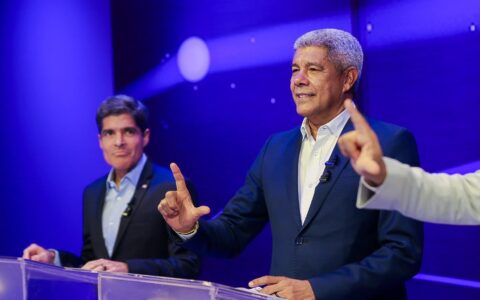 Justiça Eleitoral proíbe material que associa ACM Neto a Lula