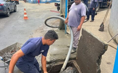 Prefeitura de Ilhéus mantém limpeza de bueiros e reforça equipes durante período de fortes chuvas