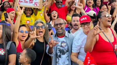 Bebeto participa de ato pró-Lula em Ilhéus