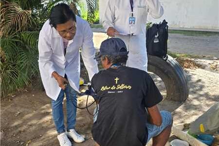 Consultório na Rua realiza atendimentos a pessoas em situação de vulnerabilidade na Zona Sul