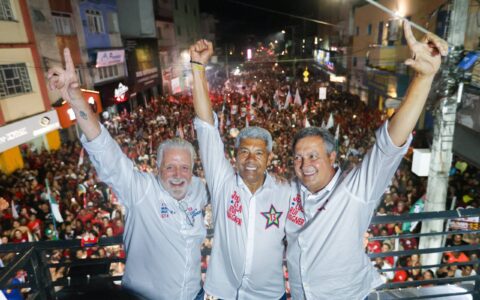 Em último comício, Jerônimo exalta o interior e convida baianos a continuarem mudando a Bahia com Lula