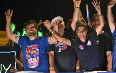 ACM Neto encerra primeiro turno da campanha com carreata histórica em Ilhéus: “Coração cheio de gratidão e com muita confiança”
