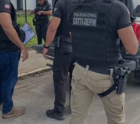 Polícia Civil cumpre mandado de busca e apreensão durante desdobramento da Operação Raízes Cortadas em Ilhéus