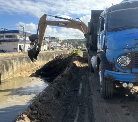 Prefeitura inicia obras no Canal do Malhado com serviços de limpeza