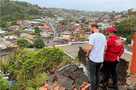 Prefeitura mobiliza equipes após fortes chuvas em Ilhéus