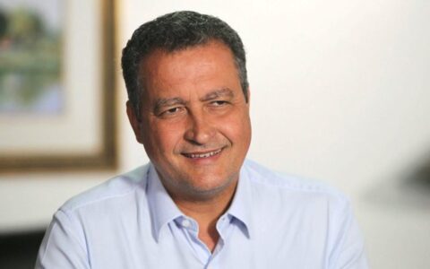 Rui entra na linha de frente por Lula e convoca Bahia para a virada no 2º turno